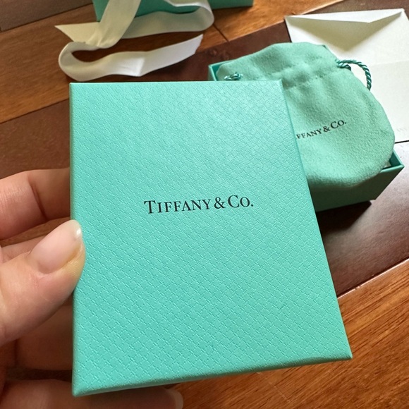 Tiffany - Picture 3 of 5